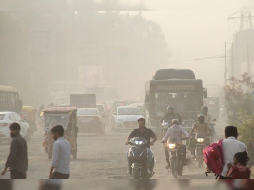दिल्ली में दिवाली बनी दमघोंटू! AQI 400 पार, यमुना में जहरीला झाग, SC ने पटाखों पर क्या कहा?